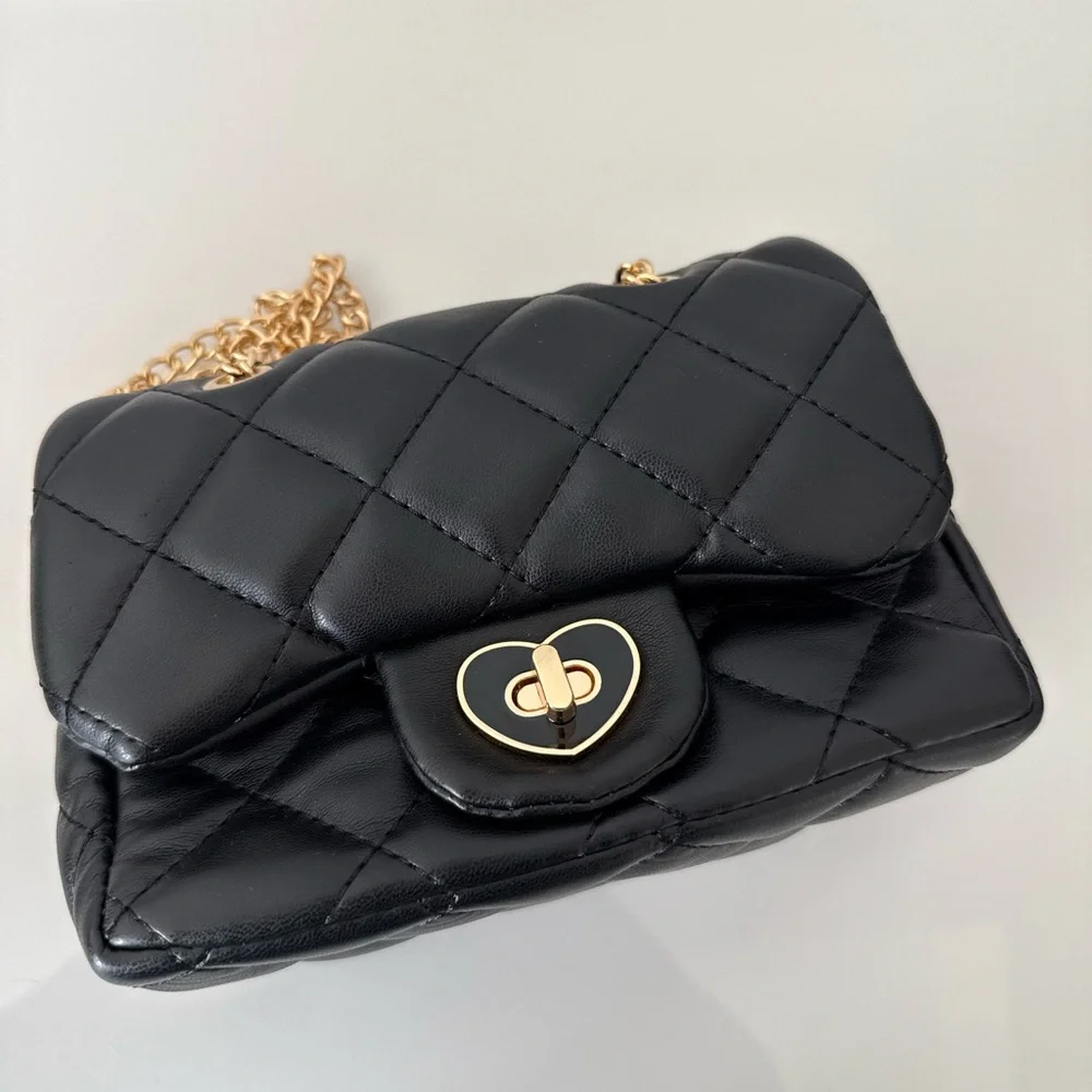 Quilted Black Handbag with Gold Chain